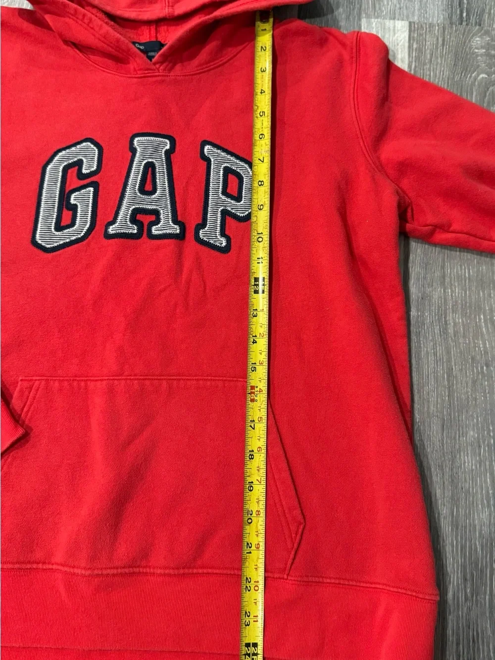 GAP bold red